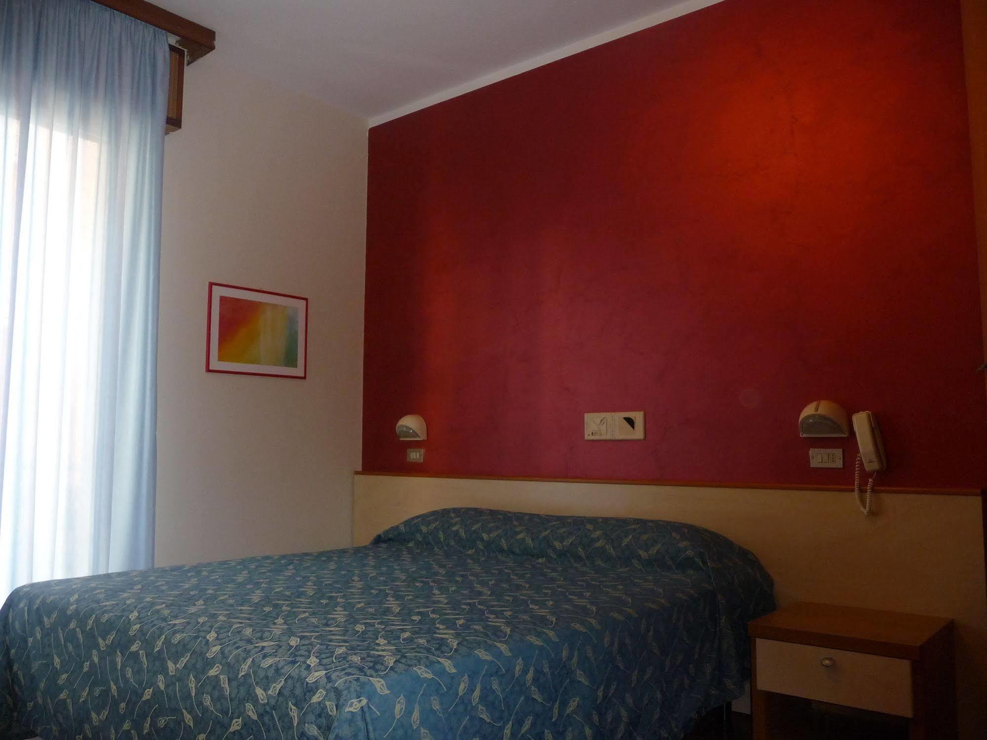 Hotel Azzurra Rimini Dış mekan fotoğraf