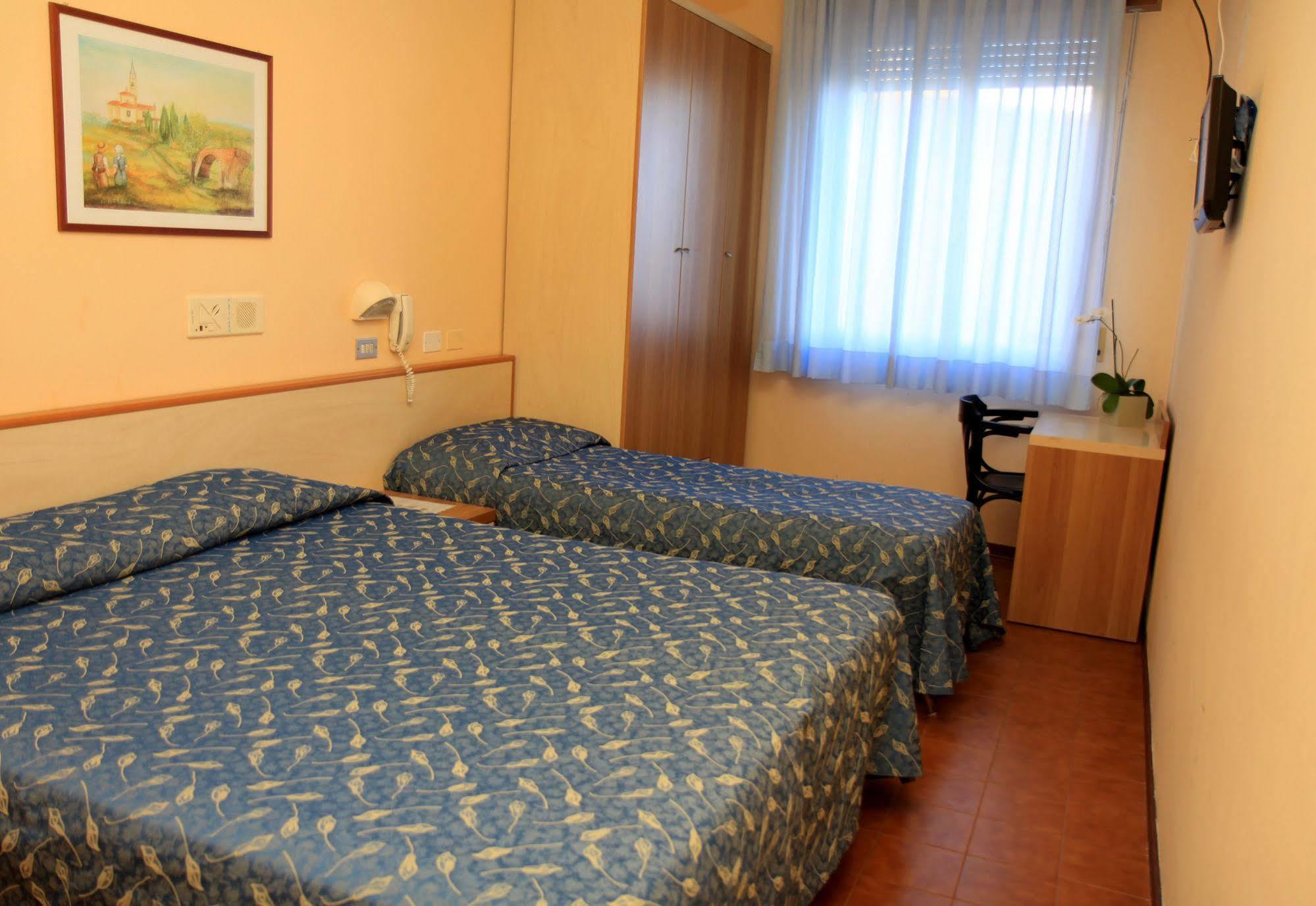 Hotel Azzurra Rimini Dış mekan fotoğraf