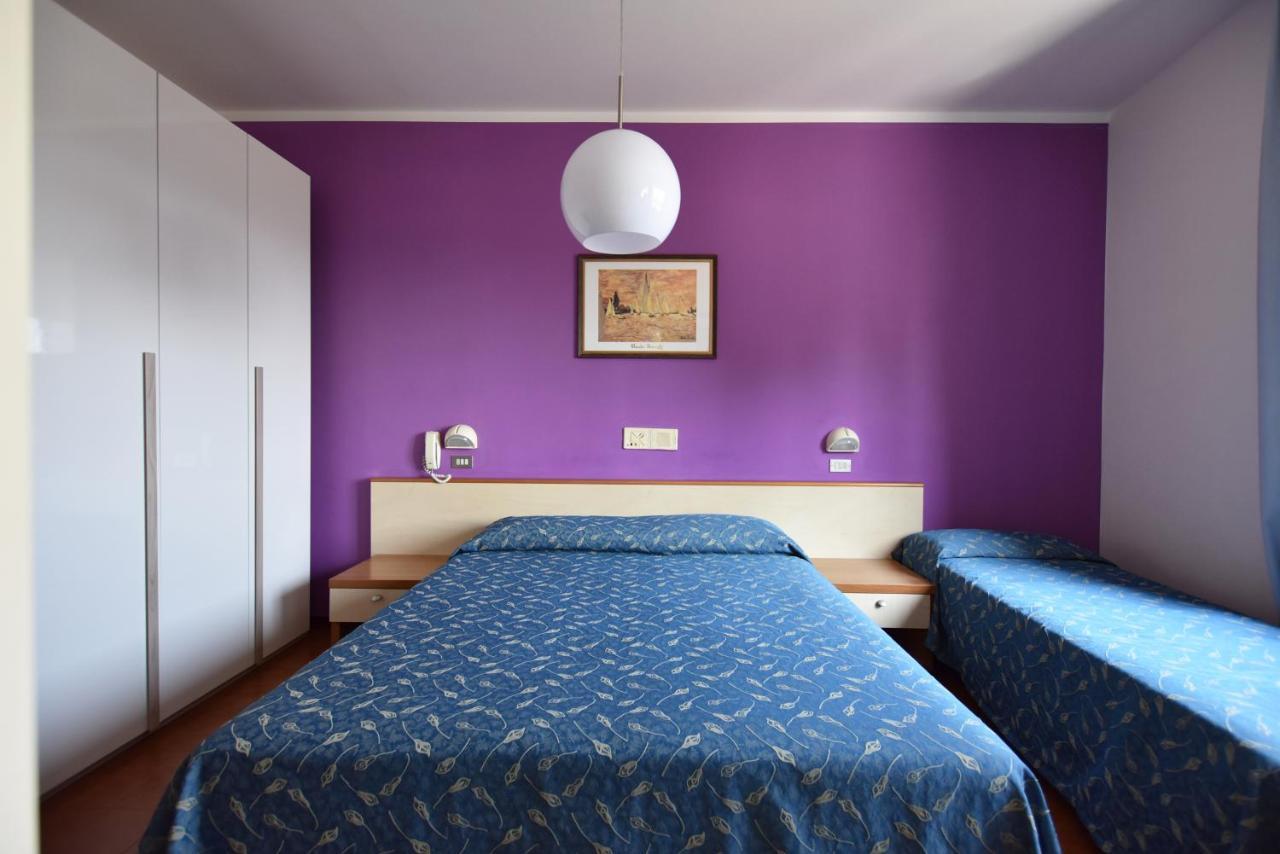 Hotel Azzurra Rimini Dış mekan fotoğraf