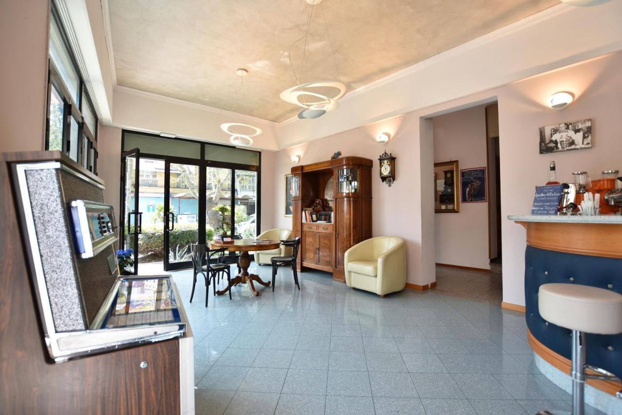 Hotel Azzurra Rimini Dış mekan fotoğraf