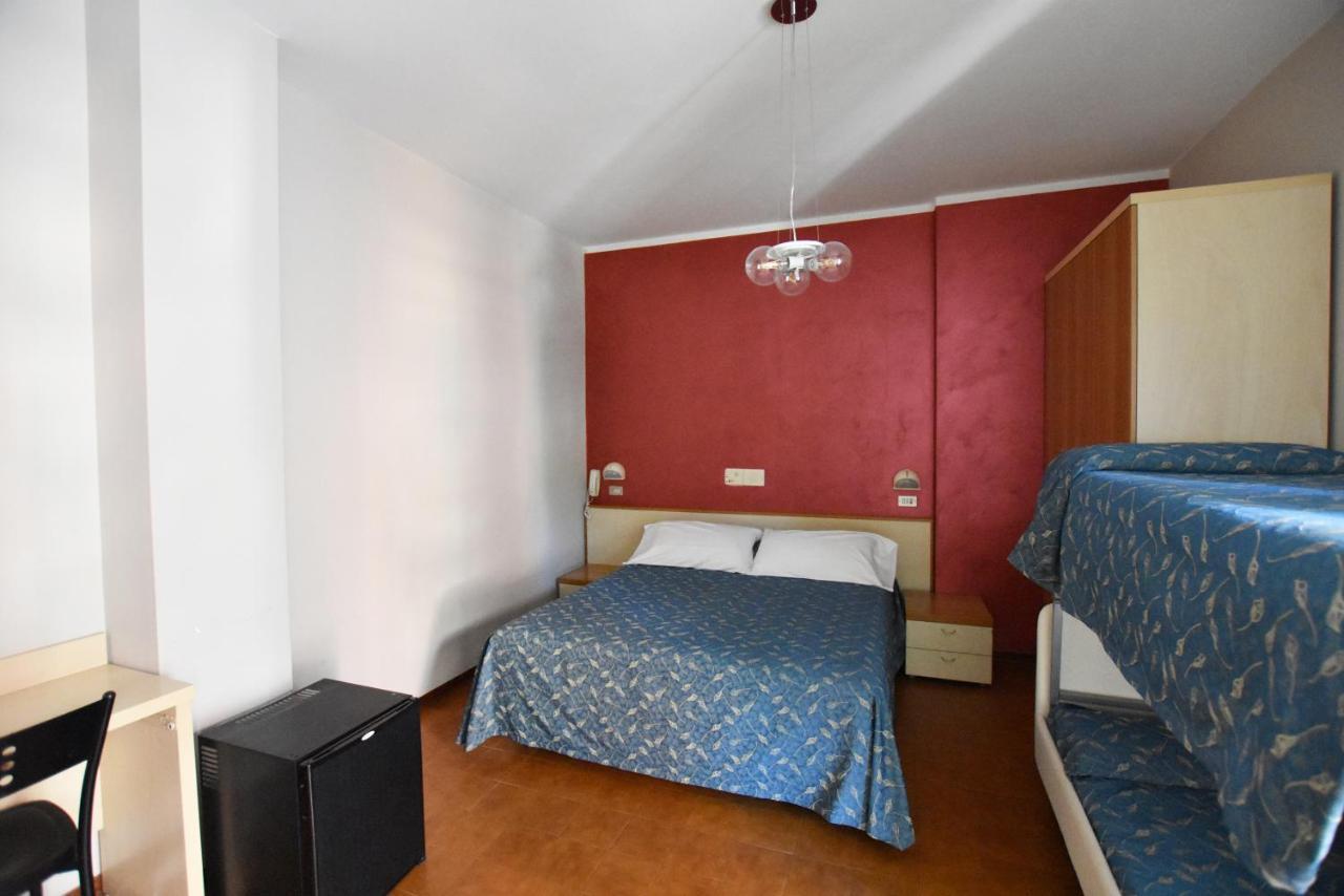 Hotel Azzurra Rimini Dış mekan fotoğraf